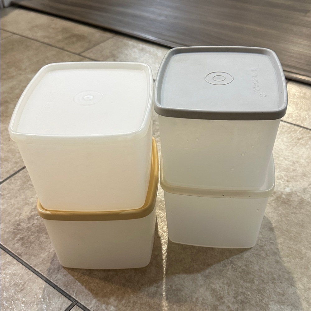 Tupperware  312 Square Storage Keepers Vintage